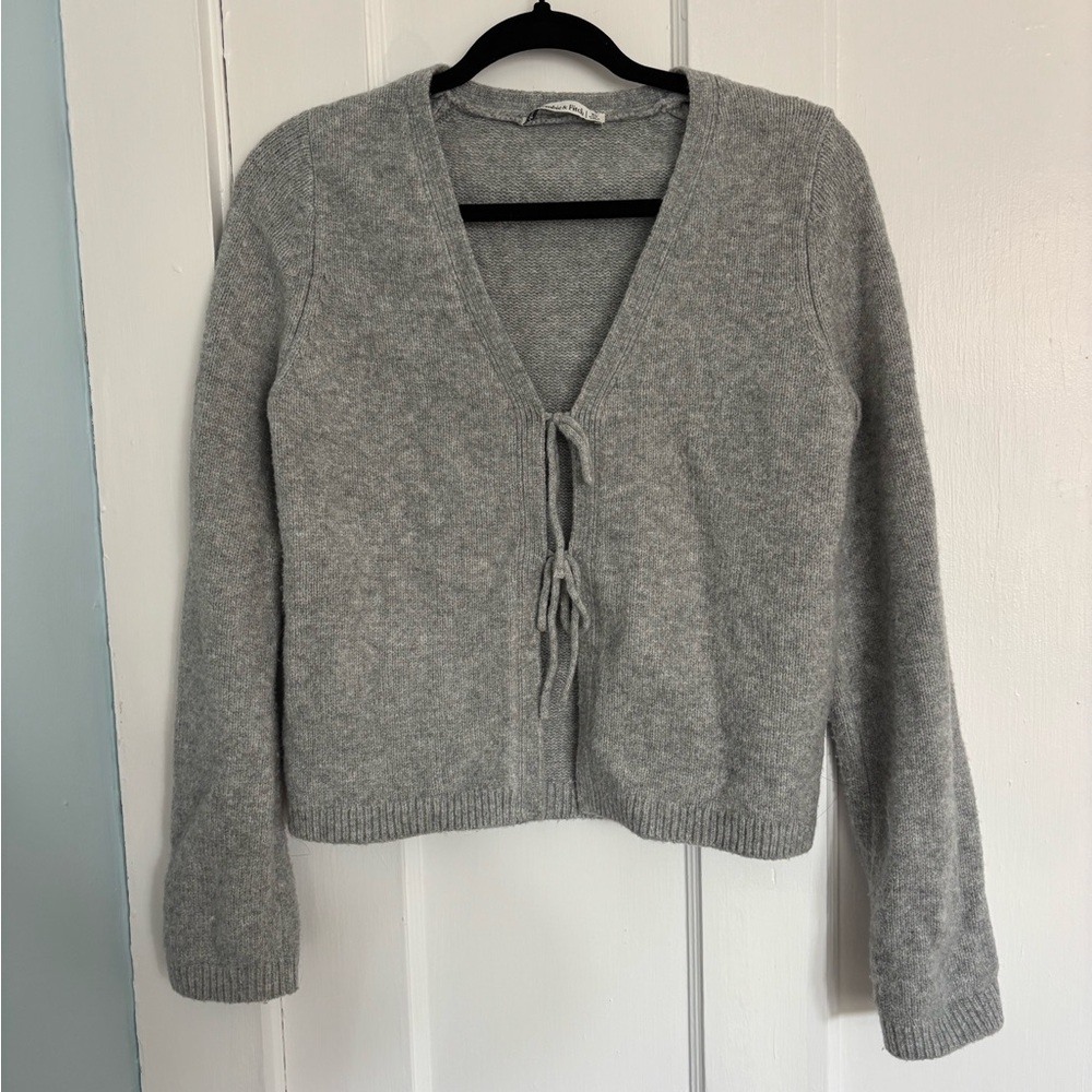 Abercrombie & Fitch Light Gray Tie-Front V-Neck Cardigan